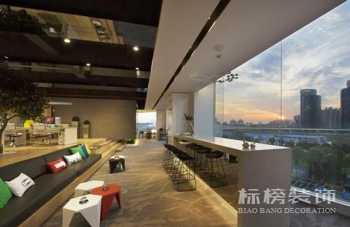 深圳办公室装修如何选择好家居？